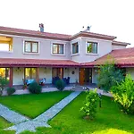 Villa Minta *